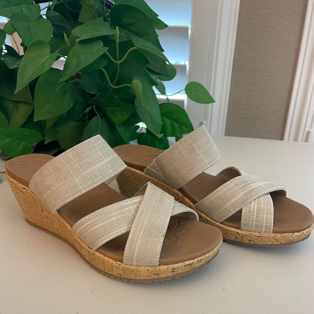 Cali from Skechers Luxe Foam Women’s Sandal 8